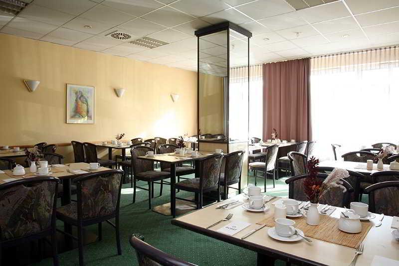 Achat Hotel Хемніц Ресторан фото
